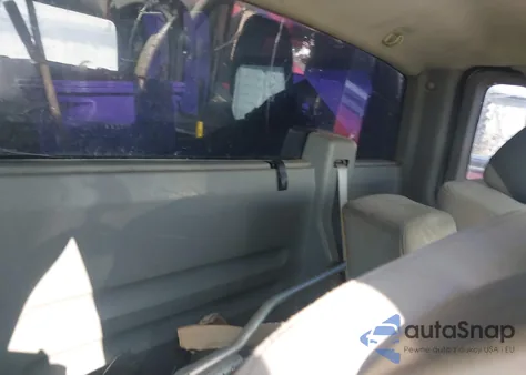 2005 Ford F-150 Stx/Xl/Xlt z USA, uszkodzony, nr VIN 1FTRF12W05NA53045